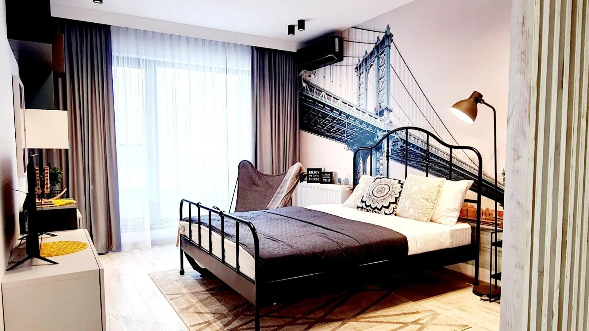 Bridge 113 - Studio Apartment With Free Parking & Flexible Check-In, Sector 6 Bucureşti