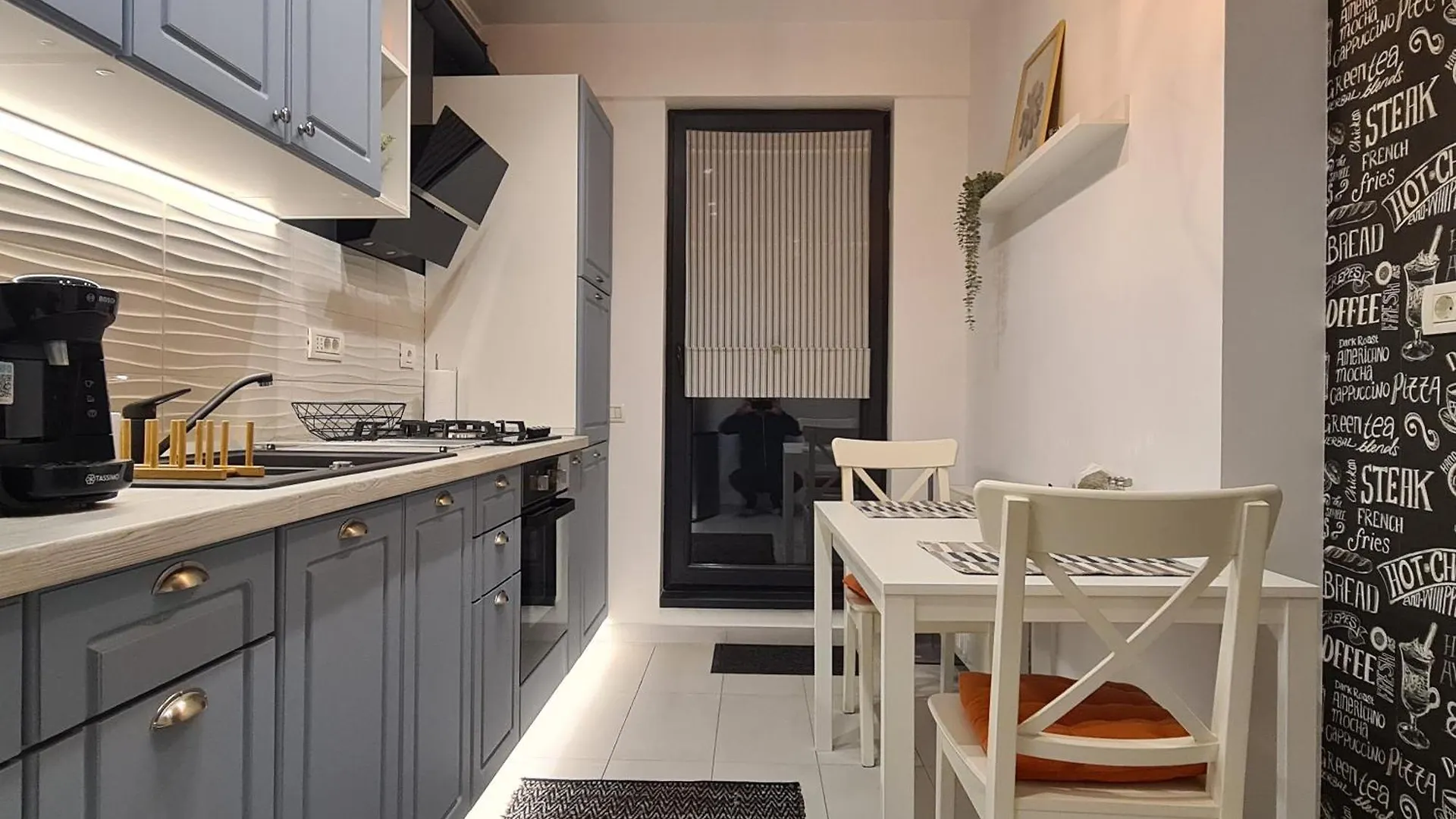 Bridge 113 - Studio Apartment With Free Parking & Flexible Check-In, Sector 6 Bucureşti România