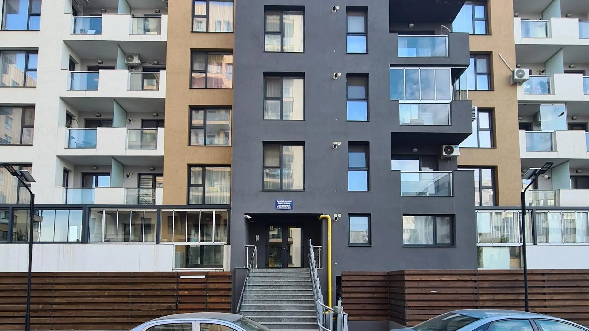 Bridge 113 - Studio Apartment With Free Parking & Flexible Check-In, Sector 6 Bucureşti România