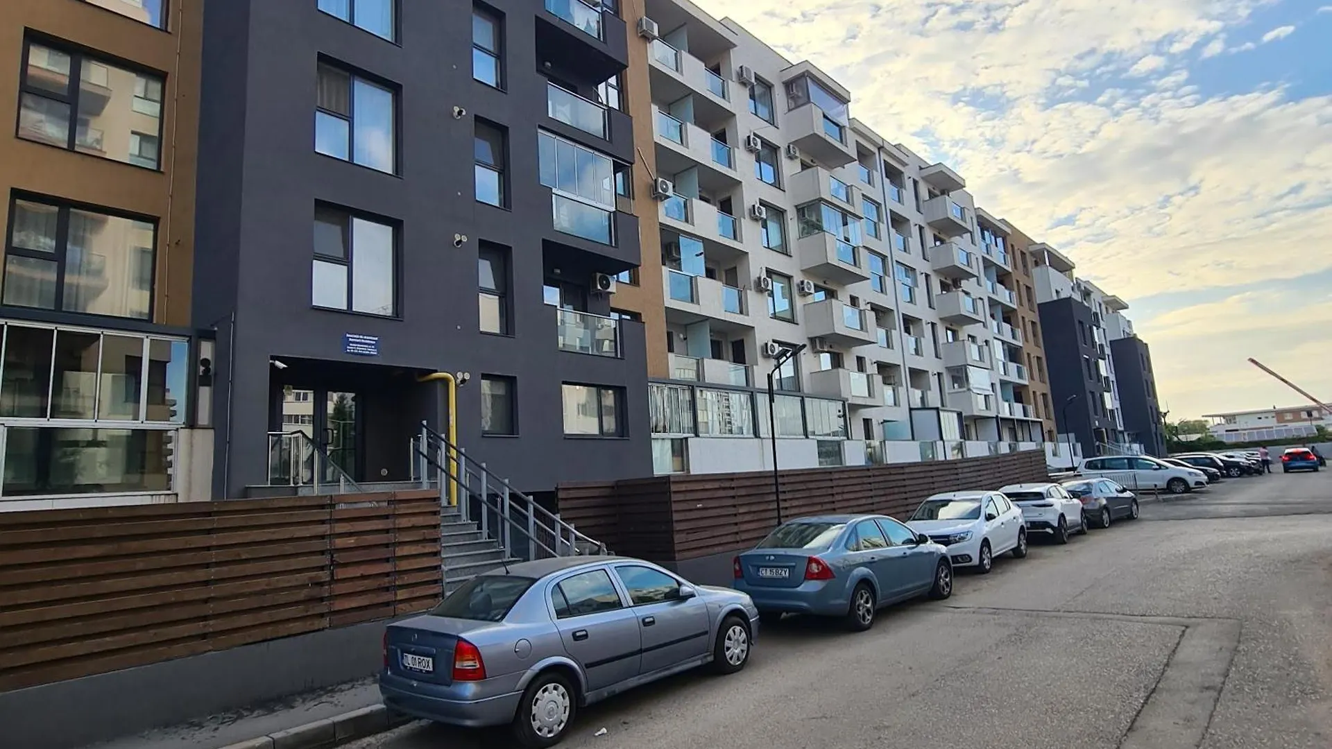 Bridge 113 - Studio Apartment With Free Parking & Flexible Check-In, Sector 6 Bucureşti